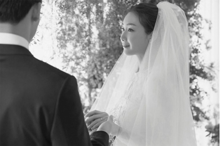 “Nữ hoàng nước mắt” Choi Ji Woo: Nhiều năm lận đận đường tình duyên, đang ổn định với hôn nhân ở tuổi U50 lại bất ngờ bị 