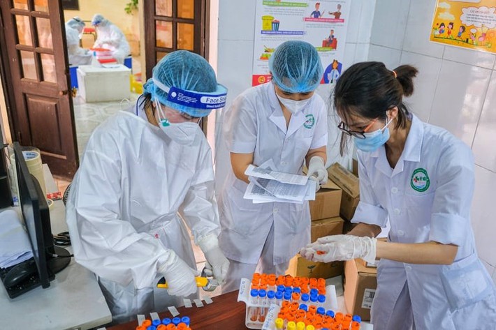 Bộ Y tế: Giai đoạn chống dịch khó khăn nhất, vất vả nhất ở Bắc Giang đã qua - Ảnh 3.