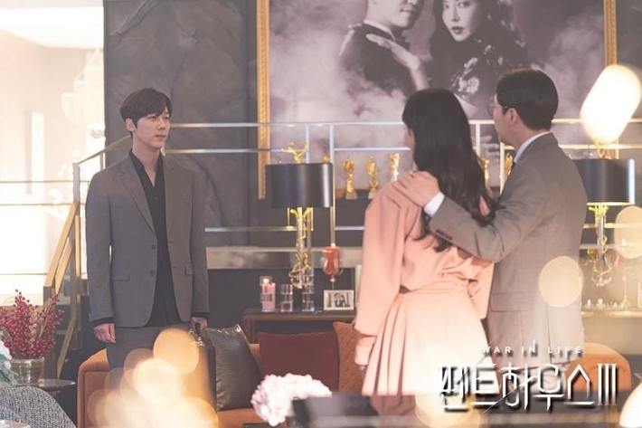 Cuộc chiến thượng lưu 3 tập 3: Ha Yoon Cheol đau đớn vì Seo Jin lại quay về bên Ju Dan Tae, tình 