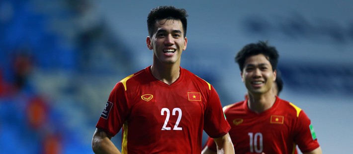 FIFA ca ngợi ĐT Việt Nam và tiền đạo Tiến Linh: Vang danh bốn bể - Ảnh 1.