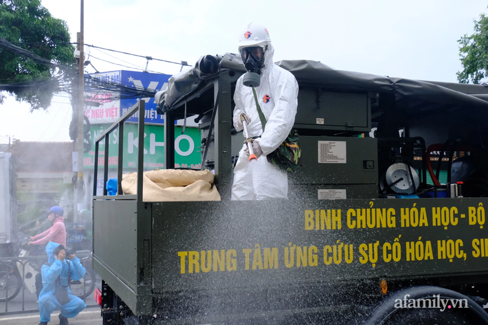 TP.HCM: Tìm người đến quán hủ tiếu Cô Ba, quán bún bò và khu chợ có các trường hợp dương tính SARS-CoV-2 - Ảnh 1.