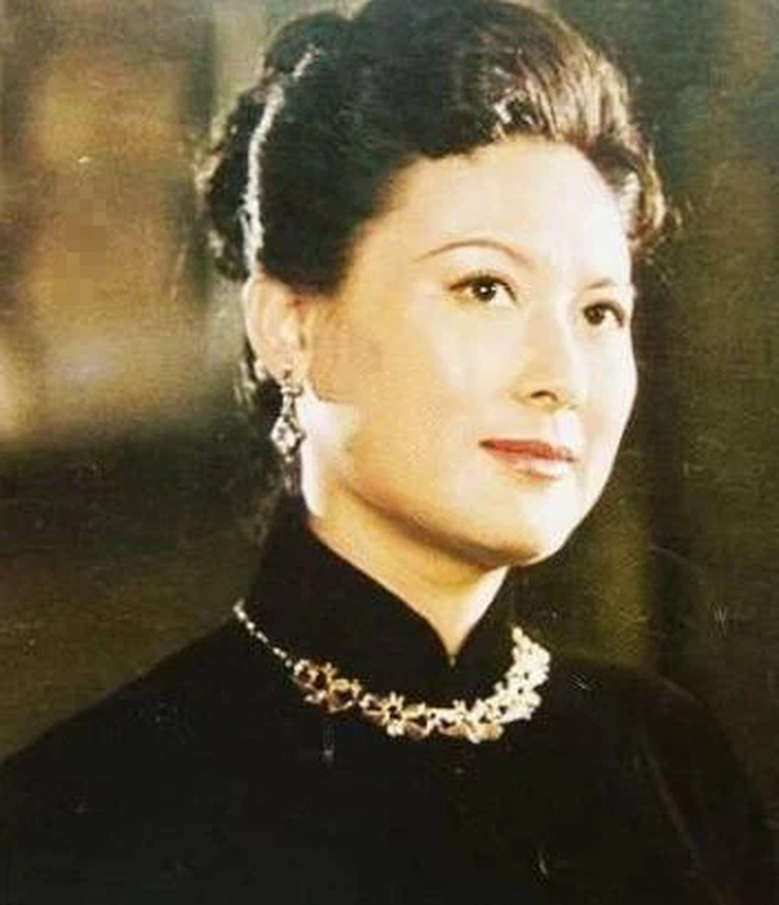 Hoàng hậu Ô kê quốc trong Tây du ký 1986: Học ngành chẳng liên quan đến nghệ thuật, vì quá xinh đẹp mà trở thành phú bà - Ảnh 2.