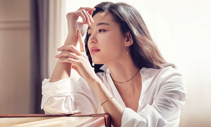 Fan nghi ngờ tin đồn ly hôn của Jun Ji Hyun với chồng đại gia chỉ là chiêu trò thông qua chi tiết đặc biệt này! - Ảnh 2.