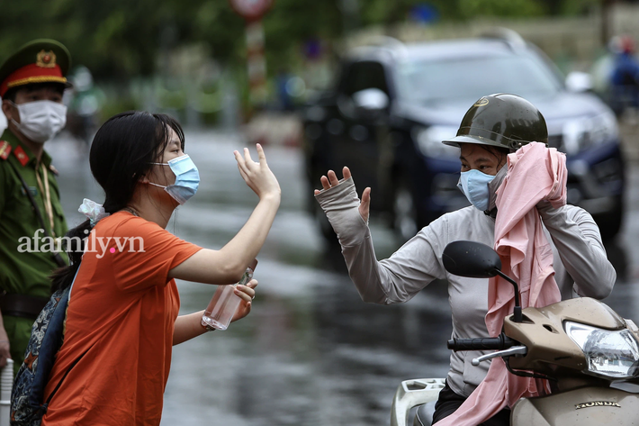 Thi tốt nghiệp được 8,4 điểm Anh vẫn bị chê 