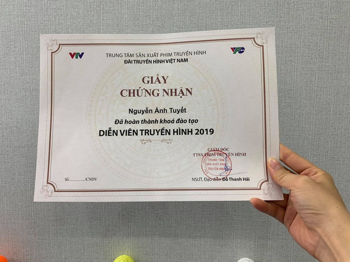 Nữ diễn viên Hương vị tình thân bị chê xấu, đơ từng học đào tạo diễn viên, còn chụp ảnh cùng Mạnh Trường, Hồng Diễm - Ảnh 2.