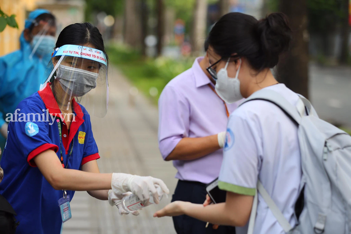 Cập nhật điểm chuẩn xét tuyển đại học năm 2021 hôm nay: 44 trường công bố - Ảnh 1.