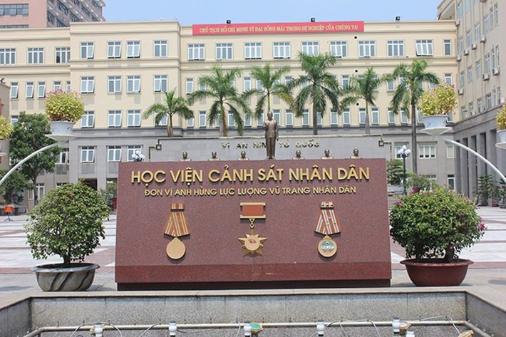 ĐIỂM CHUẨN xét tuyển đại học năm 2021: Nhiều trường công bố danh sách trúng tuyển - Ảnh 2.