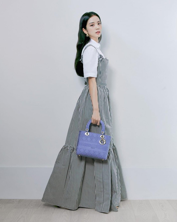 Quần áo của idol Hàn từ đâu mà ra? - Ảnh 6. Quần áo của idol Hàn từ đâu mà ra? - Ảnh 6.