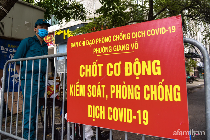 Hà Nội: Triển khai các chốt cơ động tuần tra, kiểm soát phòng chống dịch - Ảnh 3.