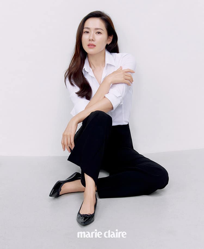 Son Ye Jin lộ gương mặt đơ và thiếu tự nhiên nhưng chỉ một khoảnh khắc này đã cứu vớt tất cả - Ảnh 2.