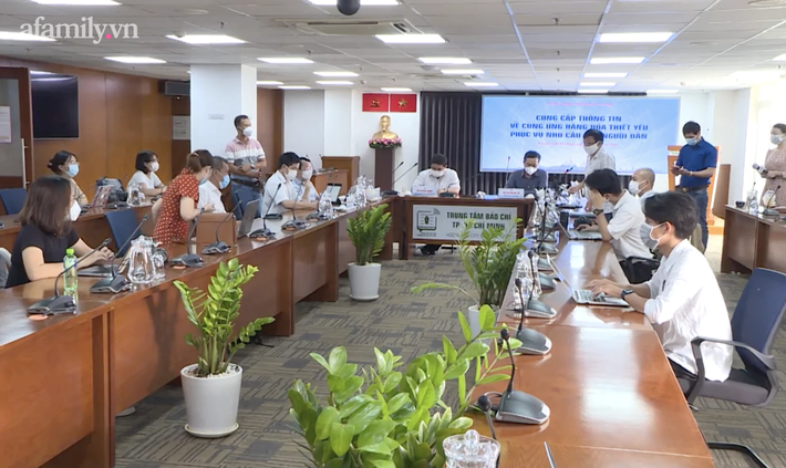TP.HCM có 28.700 cửa hàng bách hóa, người dân không nên lo lắng về việc thiếu lương thực, thực phẩm - Ảnh 1.