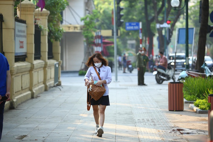 22 trường công bố ĐIỂM SÀN xét tuyển đại học 2021: Loạt trường hot lấy mức điểm nhận hồ sơ từ 23 đến 26 điểm - Ảnh 1.