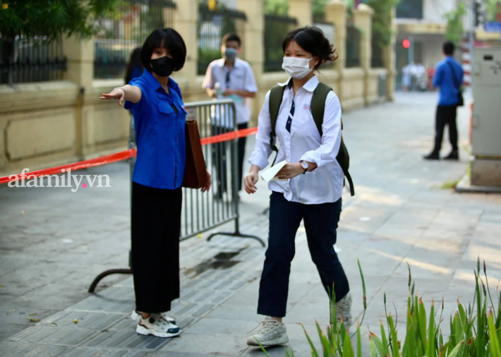 Một trường đại học khiến nhiều sĩ tử ngậm ngùi “quay xe”: Hơn 20 ngành lấy điểm xét tuyển trên 27, nhiều ngành tiệm cận 30  - Ảnh 1.