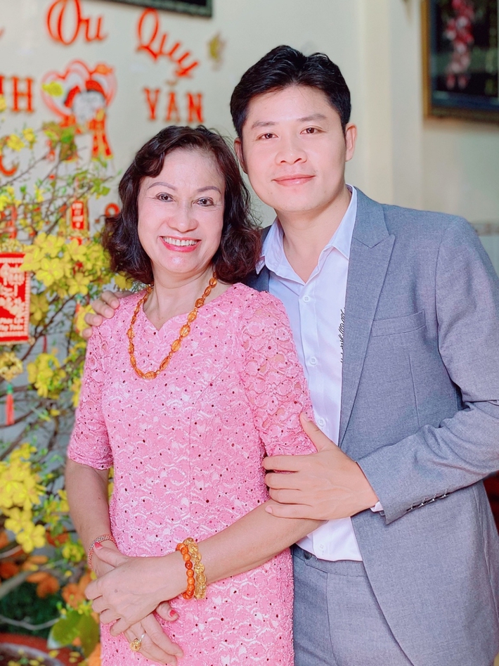 Nhân mùa Vu Lan, Nguyễn Văn Chung đã dành cho mẹ một món quà vô cùng đặc biệt và ý nghĩa - Ảnh 1.