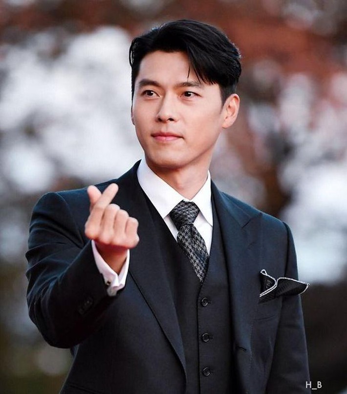 Hyun Bin bất ngờ ra mắt phim ngắn hành động, mang loạt tạo hình từng đóng với Son Ye Jin vào? - Ảnh 3.