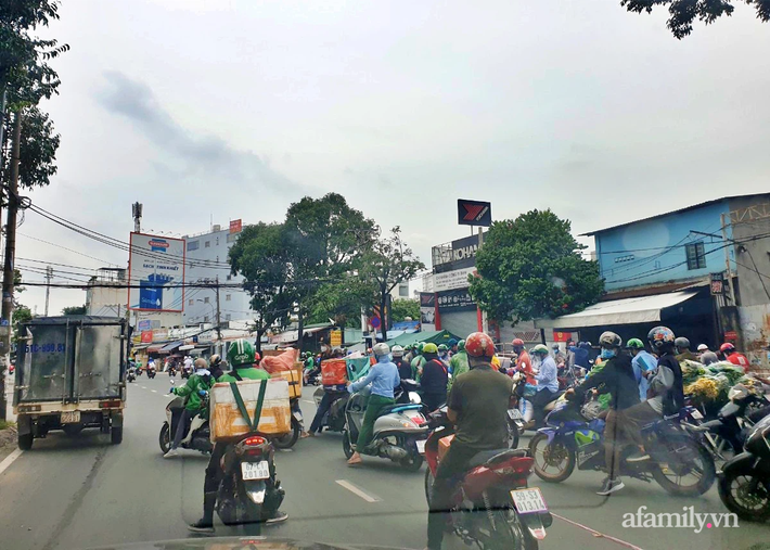 TP.HCM đưa ra 4 nhóm giải pháp đẩy mạnh hỗ trợ doanh nghiệp khó khăn vì COVID-19 - Ảnh 1.