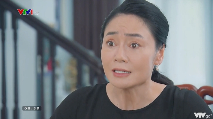 Hương vị tình thân: Thy cười khẩy khi bà Xuân mắng Nam mặt dày, còn định sồn sồn lên gặp bà Dần để ý kiến - Ảnh 1. Hương vị tình thân: Thy cười khẩy khi bà Xuân mắng Nam mặt dày, còn định sồn sồn lên gặp bà Dần để ý kiến - Ảnh 1.