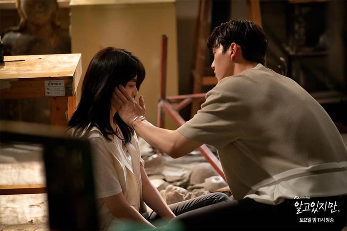 Phim 19  Nevertheless tập cuối: Song Kang nói lời cay đắng rồi biến mất hoàn toàn khiến Han So Hee rơi vào khủng hoảng? - Ảnh 2.