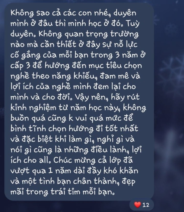 Cả lớp đang vui buồn lẫn lộn khi có kết quả thi, cô giáo chủ nhiệm nhắn vài dòng ngắn gọn mà vô cùng thấm thía  - Ảnh 1.