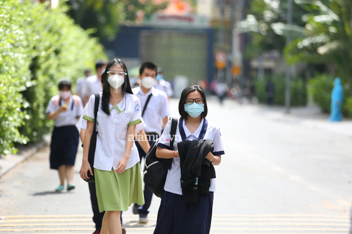 Điểm chuẩn xét tuyển đại học 2021: 50 trường công bố danh sách TRÚNG TUYỂN - Ảnh 1.