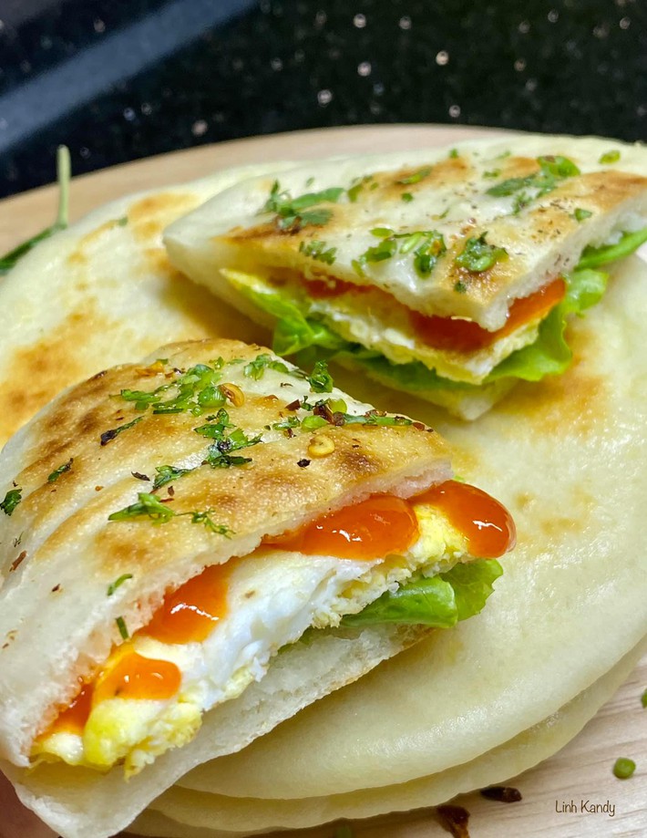 Có một loại bánh mì làm được bằng chảo cực dễ mà ăn lại ngon hết ý, ở nhà bắt tay vào làm ngay thôi - Ảnh 13.