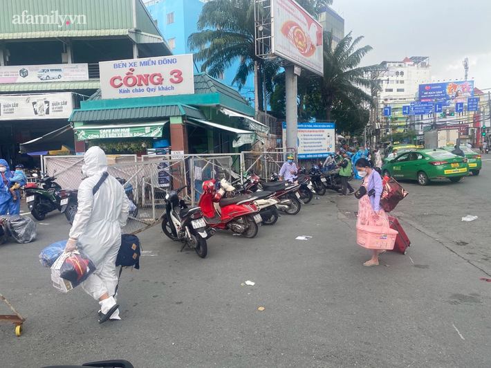 Thủ tướng ra công điện yêu cầu tiếp tục kiểm soát người ra vào TP.HCM, Đồng Nai, Bình Dương, Long An - Ảnh 2.