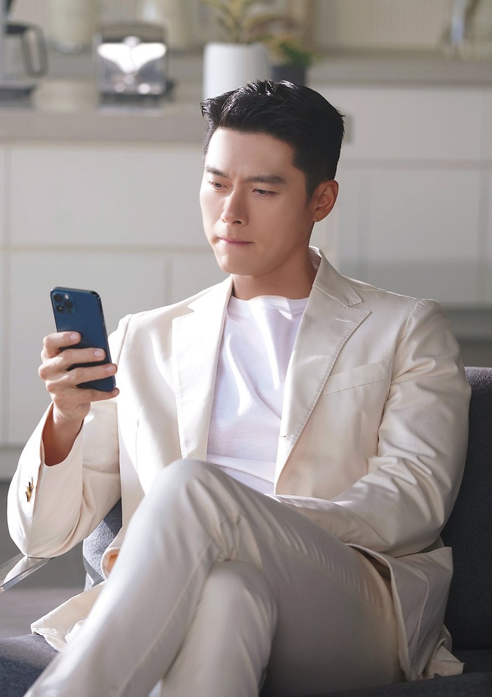 Hyun Bin - Son Ye Jin bất ngờ bị người ngành bóc phốt nhan sắc thật, cách sống ngoài đời khiến dân tình rần rần - Ảnh 2.