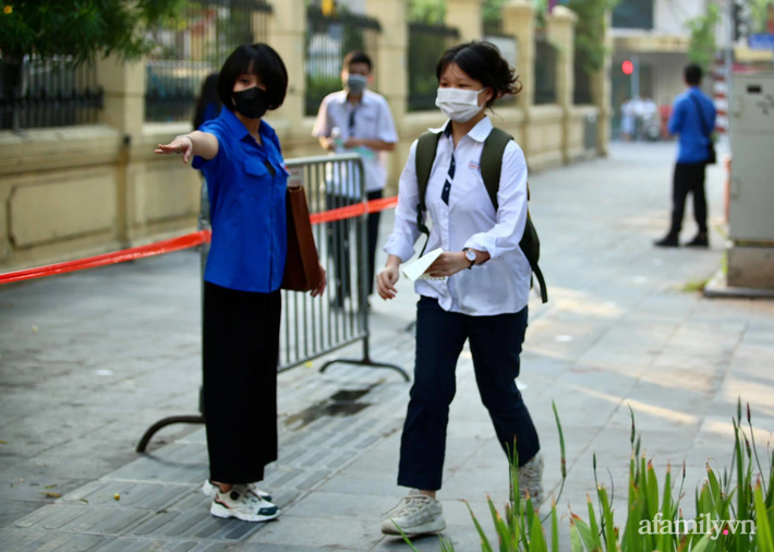 Điểm chuẩn xét tuyển đại học 2021: 55 trường công bố danh sách TRÚNG TUYỂN - Ảnh 1.