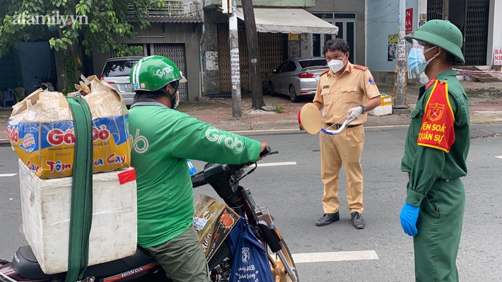 TP.HCM gia hạn xét ngiệm nhanh, miễn phí cho lực lượng shipper đến hết ngày 15/9 - Ảnh 1.