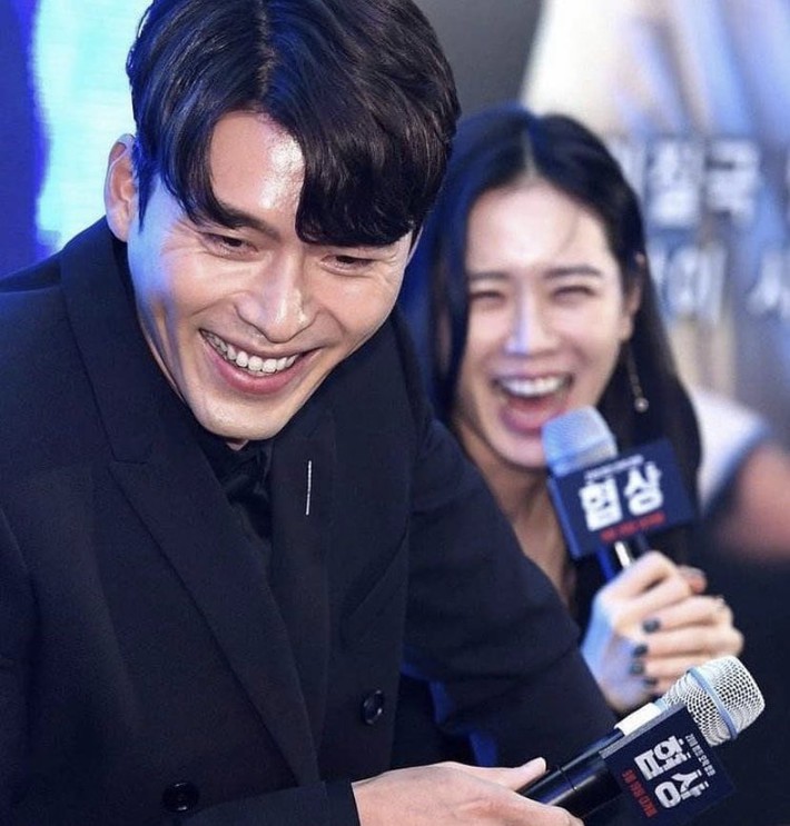 Hyun Bin lại bị khui loạt bằng chứng nói lời bất nhất: Lên báo thì tuyên bố thích sống độc thân nhưng hint hẹn hò thì 