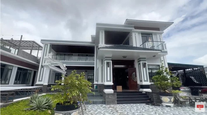 Cuộc sống của 2 gia đình Vbiz: An Nguy sinh con gái ở Mỹ, cặp đôi sao Việt cùng lên chức bố bỉm sữa - Ảnh 7.