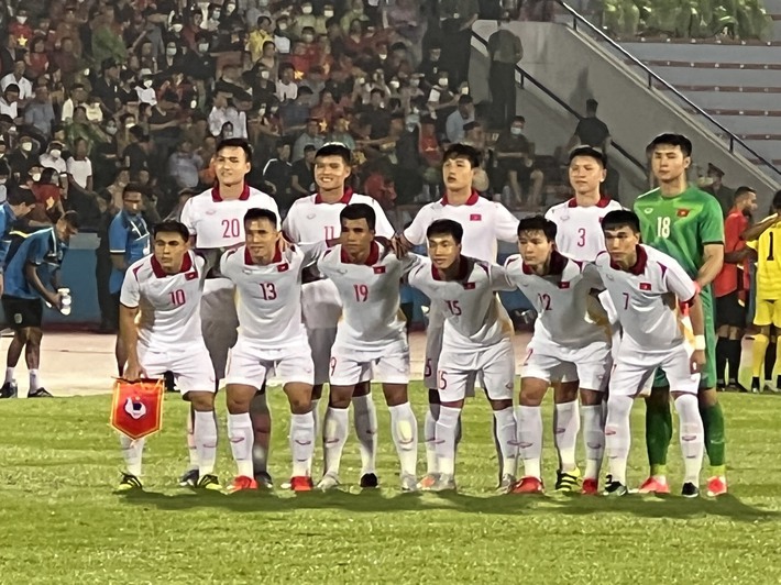 Win gently U23 Timor Leste 2-0, U23 Vietnam entered the semi-finals with first place in the table - Photo 11.