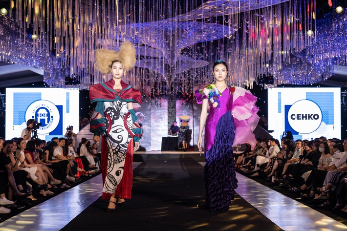 Promoting tourism culture through fashion at Vietnam International Fashion Tour - Photo 10.