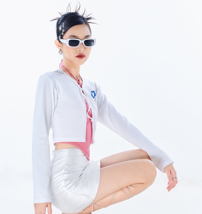 Con gái Lưu Thiên Hương trổ mã ở tuổi 18, không chỉ xinh đẹp mà gu thời trang cũng cực ổn - Ảnh 12. Con gái Lưu Thiên Hương trổ mã ở tuổi 18, không chỉ xinh đẹp mà gu thời trang cũng cực ổn - Ảnh 12.