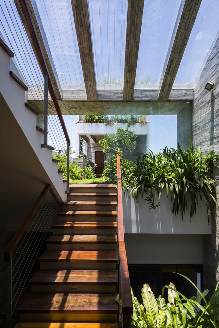 Ngôi nhà sâu 35m với khu vườn trên sân thượng đẹp muốn hờn ở Đà Nẵng - Ảnh 8.