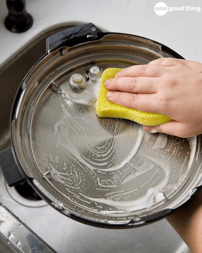 Mẹo làm sạch hiệu quả lại còn giúp kéo dài “tuổi thọ” của nồi áp suất điện - Ảnh 7.