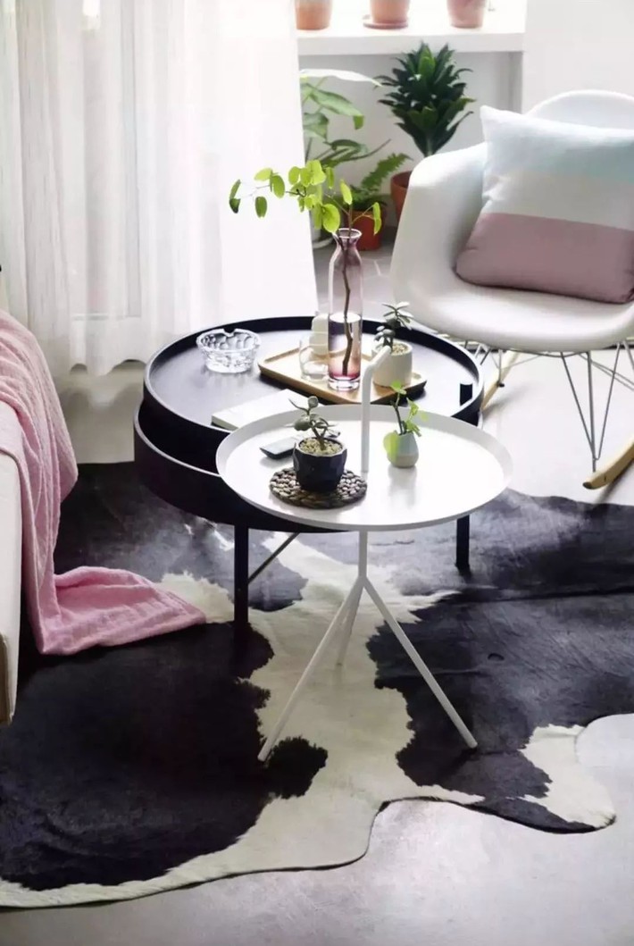 Ngôi nhà ống 50m² vừa tối vừa lạc hậu lột xác đẹp cá tính và hiện đại với màu đen trắng sau cải tạo - Ảnh 15. Ngôi nhà ống 50m² vừa tối vừa lạc hậu lột xác đẹp cá tính và hiện đại với màu đen trắng sau cải tạo - Ảnh 15.