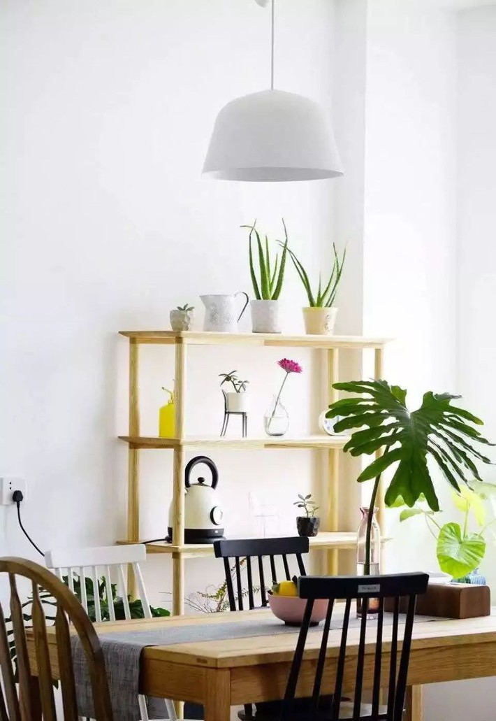 Ngôi nhà ống 50m² vừa tối vừa lạc hậu lột xác đẹp cá tính và hiện đại với màu đen trắng sau cải tạo - Ảnh 12. Ngôi nhà ống 50m² vừa tối vừa lạc hậu lột xác đẹp cá tính và hiện đại với màu đen trắng sau cải tạo - Ảnh 12.
