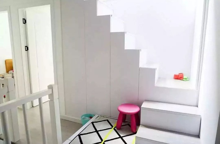 Ngôi nhà ống 50m² vừa tối vừa lạc hậu lột xác đẹp cá tính và hiện đại với màu đen trắng sau cải tạo - Ảnh 16. Ngôi nhà ống 50m² vừa tối vừa lạc hậu lột xác đẹp cá tính và hiện đại với màu đen trắng sau cải tạo - Ảnh 16.
