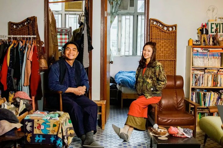 When they couldn't afford a house, the couple who had been together for 7 years in Hong Kong turned a shabby rented apartment into a retro-styled home - Photo 7.
