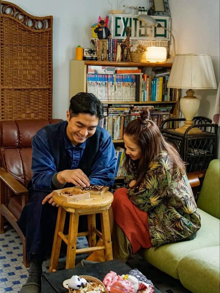 When they couldn't afford to buy a house, the couple who had been together for 7 years in Hong Kong turned a shabby rented apartment into a retro-styled home - Photo 17.