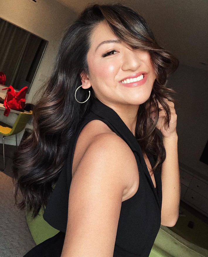 Bỏ tô trát đậm để makeup nhẹ theo Công nương Meghan, nàng beauty editor này đã nhận ra hàng loạt điều tuyệt vời - Ảnh 5. Bỏ tô trát đậm để makeup nhẹ theo Công nương Meghan, nàng beauty editor này đã nhận ra hàng loạt điều tuyệt vời - Ảnh 5.