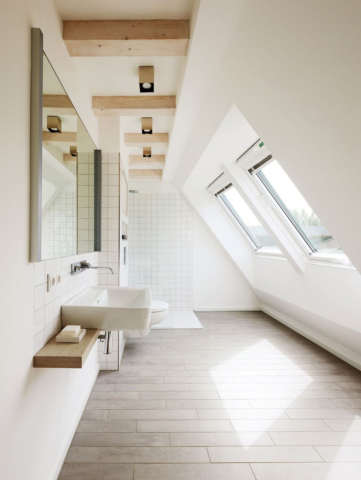 Using the attic as a bathroom, the design idea is beautiful and unique, why not try it - Photo 14.