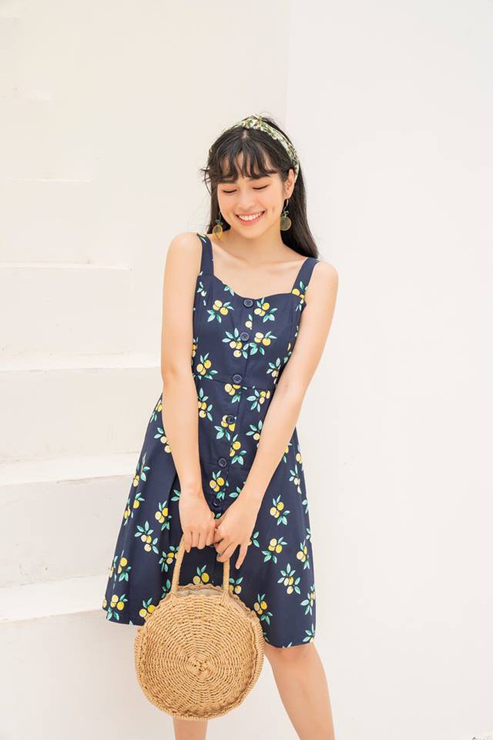 Chờ gì mà không sắm ngay loạt váy áo mỏng mát, xinh xắn từ thương hiệu Việt diện cho kỳ nghỉ lễ dài ngày cuối tuần này! - Ảnh 3.