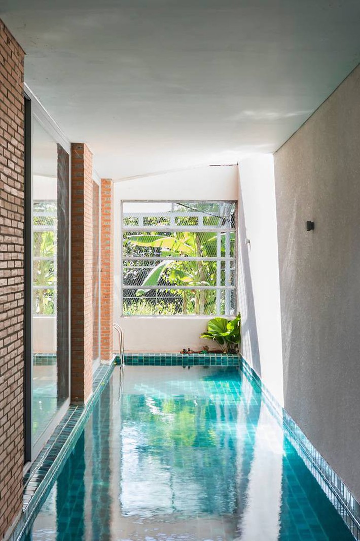 Ngôi nhà ống tiện nghi lại xanh mát như mang rừng vào nhà của gia đình 3 thế hệ giữa Sài Gòn hoa lệ - Ảnh 7.
