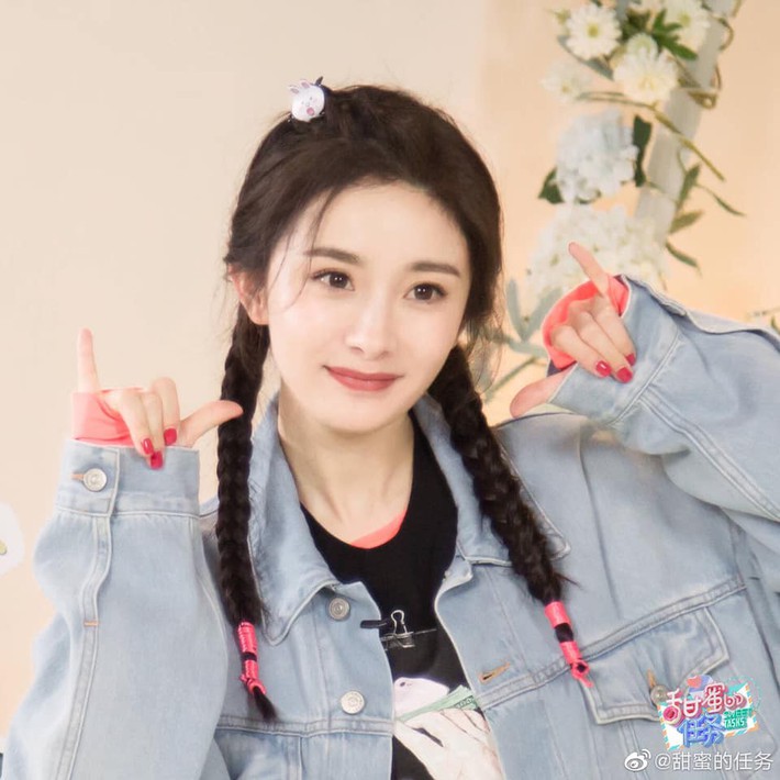 Luôn phủ nhận PTTM, nhưng Dương Mịch và Angela Baby đang ngày càng tuột dốc nhan sắc vì hậu quả dao kéo? - Ảnh 7. Luôn phủ nhận PTTM, nhưng Dương Mịch và Angela Baby đang ngày càng tuột dốc nhan sắc vì hậu quả dao kéo? - Ảnh 7.