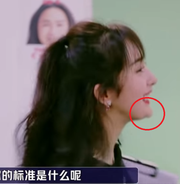 Luôn phủ nhận PTTM, nhưng Dương Mịch và Angela Baby đang ngày càng tuột dốc nhan sắc vì hậu quả dao kéo? - Ảnh 12. Luôn phủ nhận PTTM, nhưng Dương Mịch và Angela Baby đang ngày càng tuột dốc nhan sắc vì hậu quả dao kéo? - Ảnh 12.