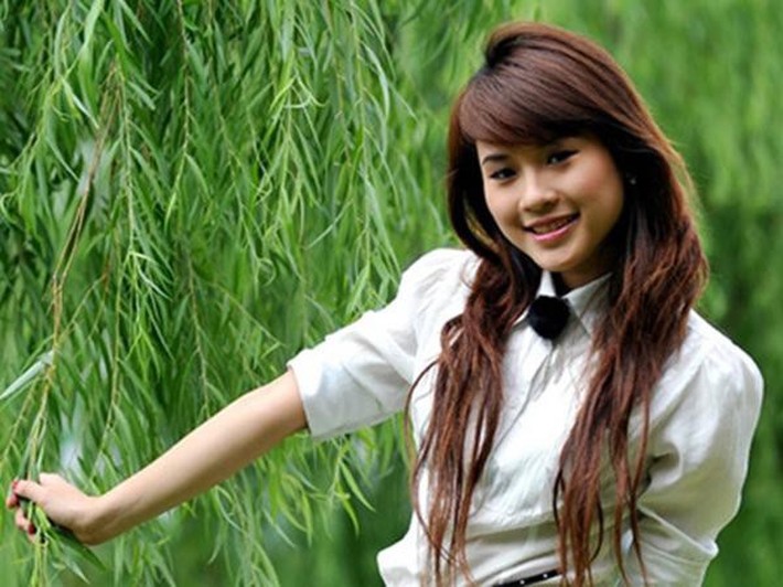 Tóc sư tử, tóc xù như điện giật hay búi cao củ tỏi... các nàng 8x liệu có còn nhớ thời kỳ đỉnh cao của các mốt tóc này - Ảnh 8. Tóc sư tử, tóc xù như điện giật hay búi cao củ tỏi... các nàng 8x liệu có còn nhớ thời kỳ đỉnh cao của các mốt tóc này - Ảnh 8.