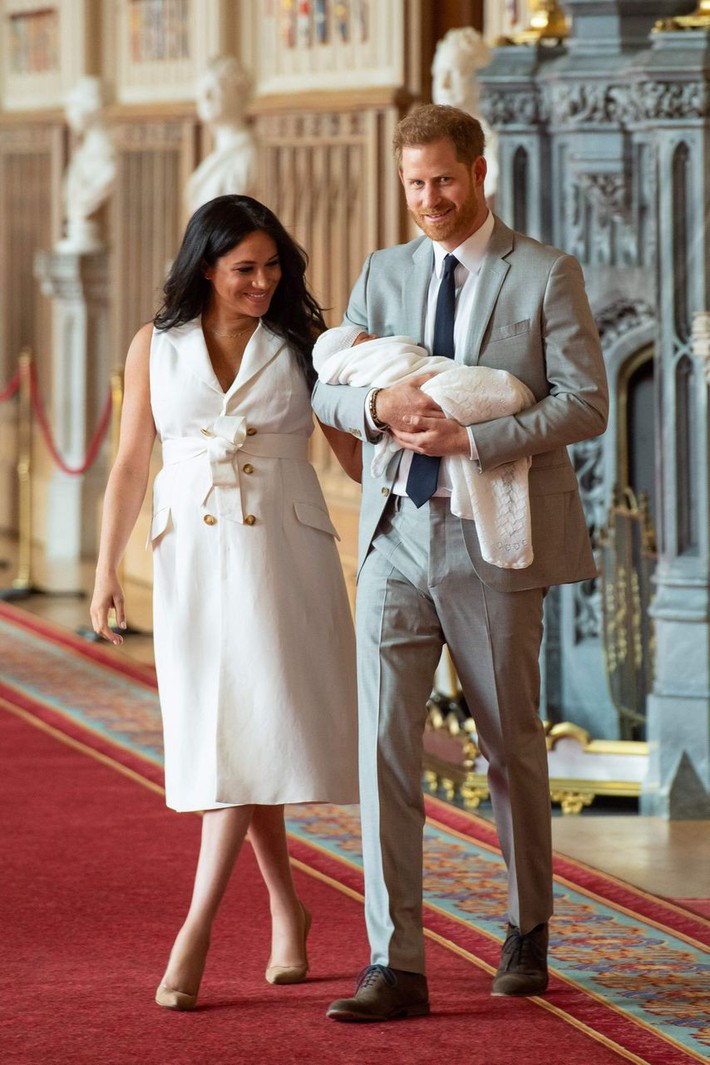 Đằng sau việc công nương Meghan Markle chăm diện đồ trắ
</p>
</div> </div>
</div>
</article><article class= Đằng sau việc công nương Meghan Markle chăm diện đồ trắng trong những “lần đầu tiên” có thể là cả một chiến thuật đầy tinh tế - Ảnh 1.