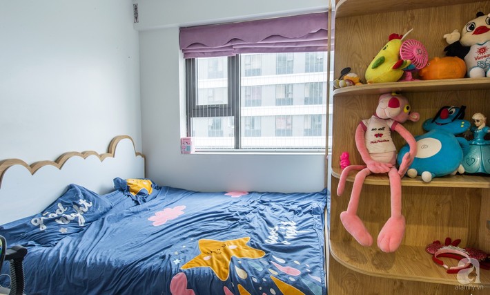 Căn hộ 84m2 ngập tràn ánh sáng với điểm nhấn hút mắt từ màu xanh biển ở Nam Từ Liêm, Hà Nội - Ảnh 12. Căn hộ 84m2 ngập tràn ánh sáng với điểm nhấn hút mắt từ màu xanh biển ở Nam Từ Liêm, Hà Nội - Ảnh 12.